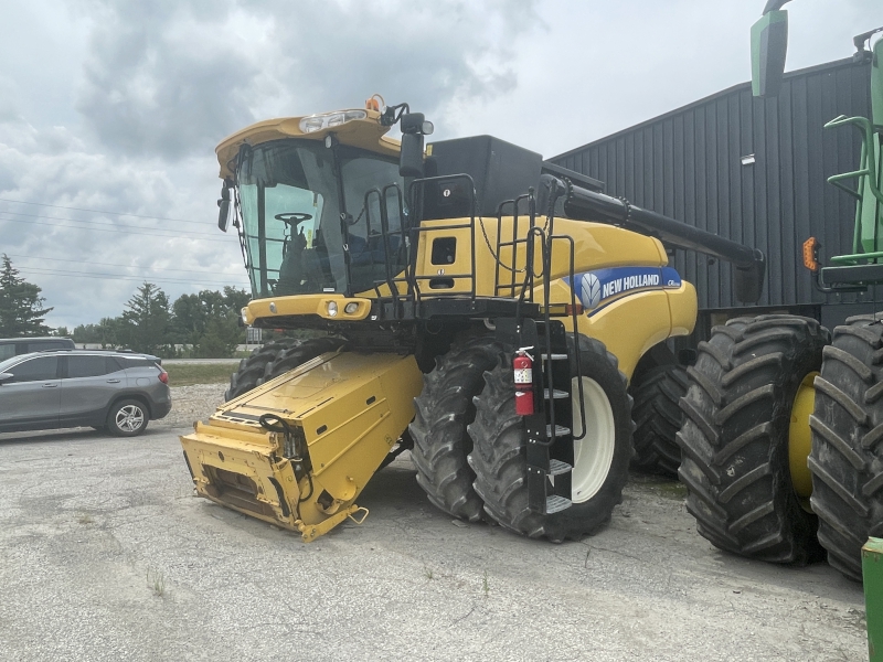 2013 NEW HOLLAND CR6090 COMBINE
