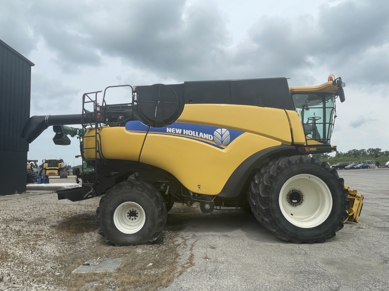 2013 NEW HOLLAND CR6090 COMBINE
