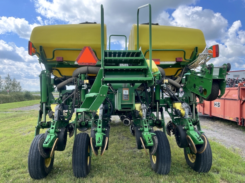 2009 JOHN DEERE 1770NT PLANTER