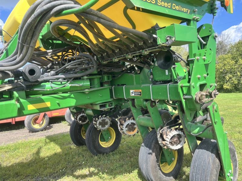 2009 JOHN DEERE 1770NT PLANTER