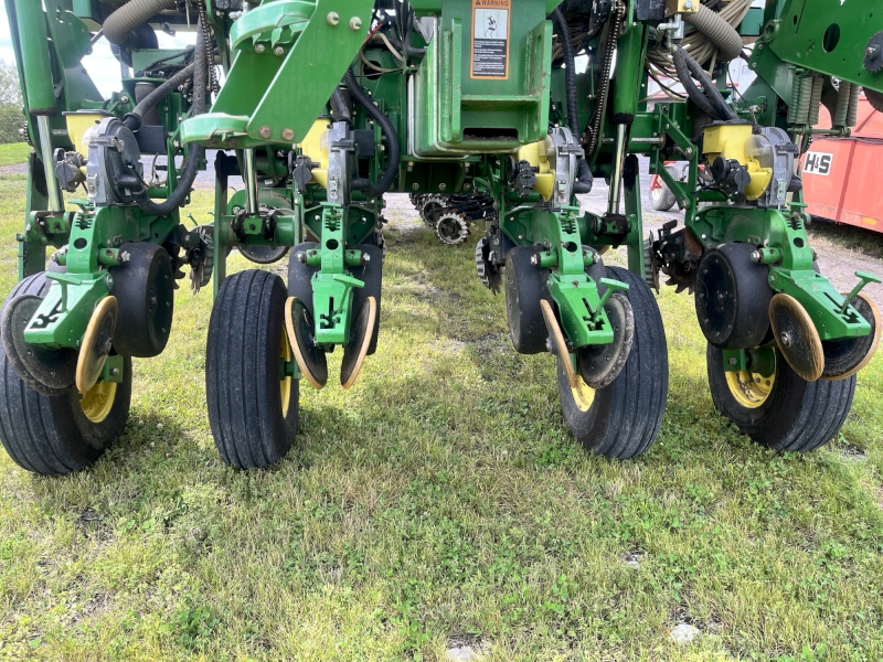 2009 JOHN DEERE 1770NT PLANTER
