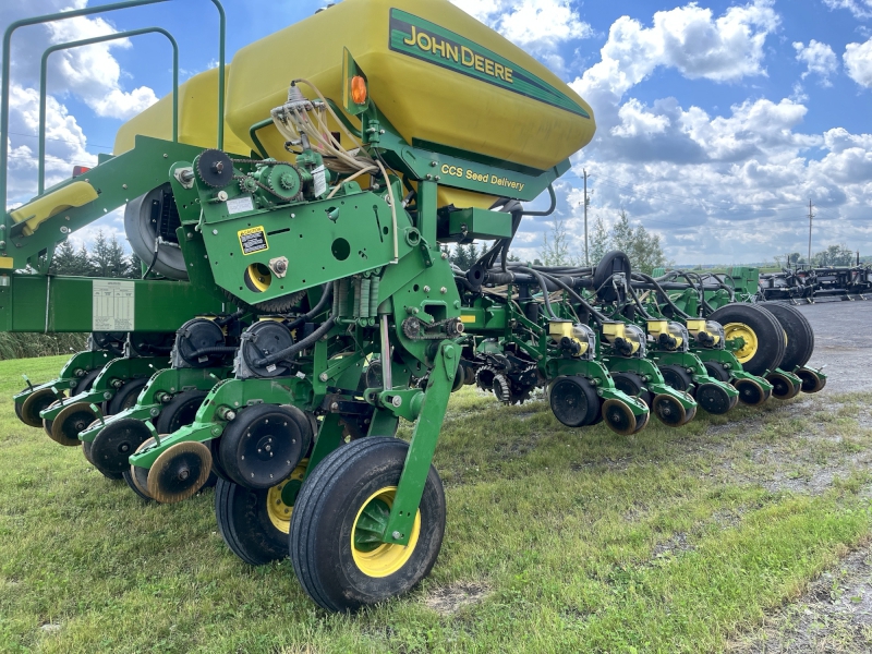 2009 JOHN DEERE 1770NT PLANTER