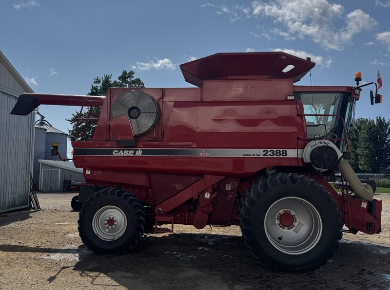 2005 CASE IH 2388 AXIAL-FLOW COMBINE PACKAGE WITH FLEX HEAD AND CART