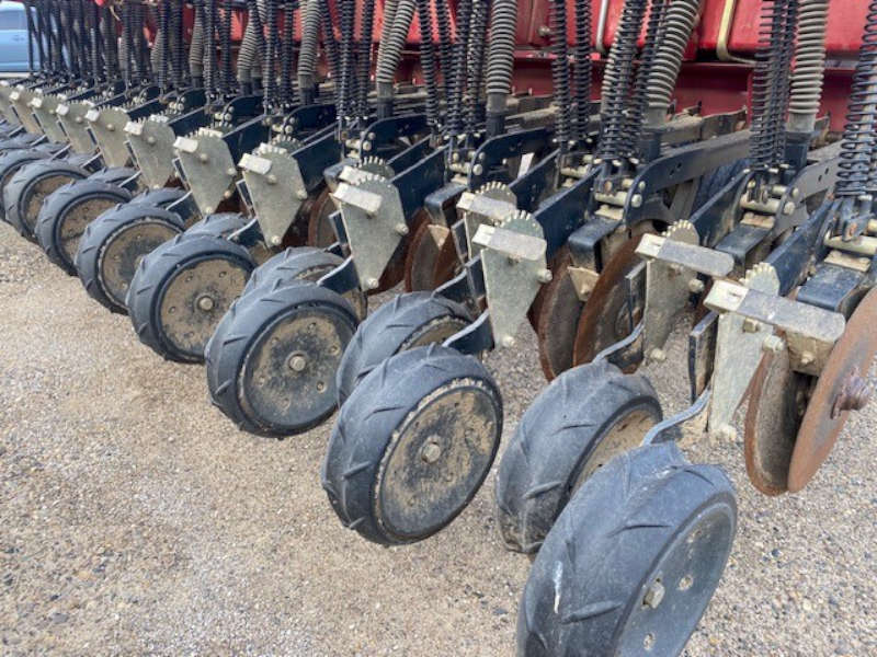 2006 CASE IH 5400 DRILL AND CASE IH 5000 CADDY