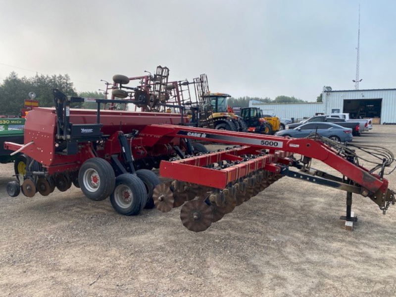 2006 CASE IH 5400 DRILL AND CASE IH 5000 CADDY