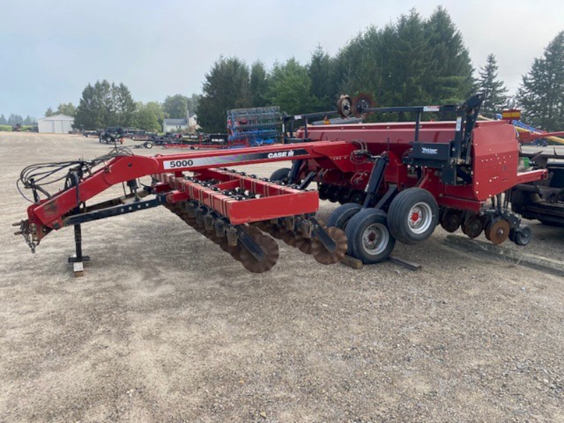 2006 CASE IH 5400 DRILL AND CASE IH 5000 CADDY