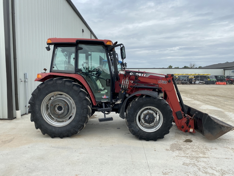 2009 CASE IH FARMALL 105U TRACTOR WITH LOADER