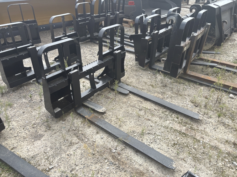 2026 HLA ATTACHMENTS (HORST) 4200 POUND PALLET FORKS