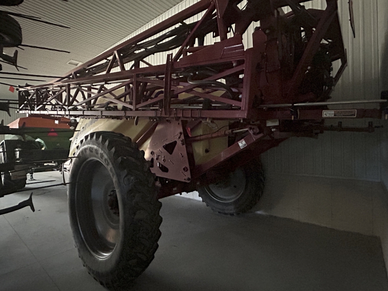 2012 HARDI COMMANDER 1000 PULL TYPE SPRAYER