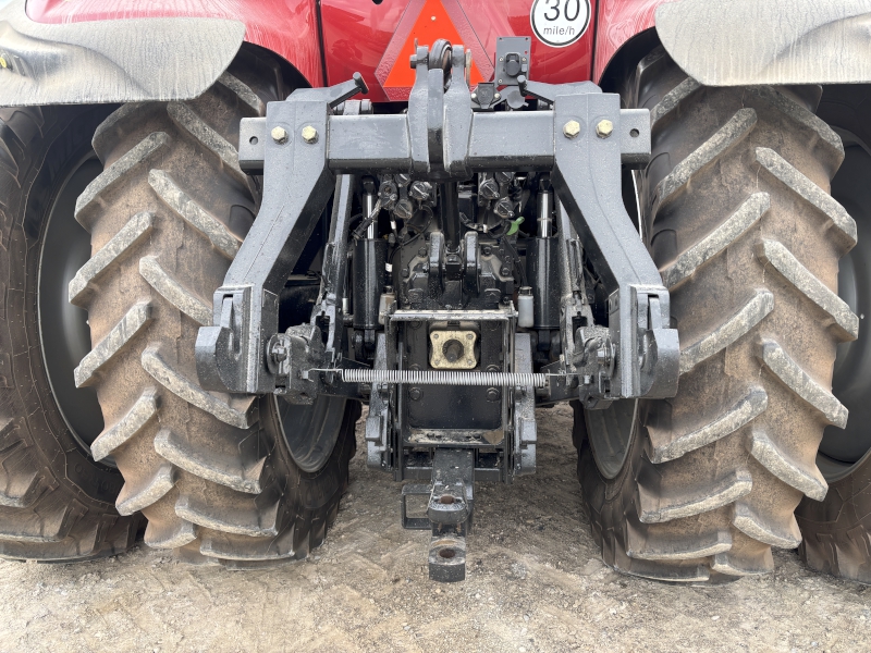 2022 CASE IH MAGNUM 220 TRACTOR