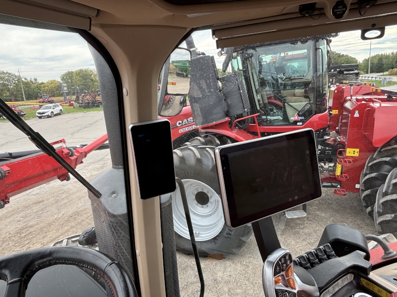 2022 CASE IH MAGNUM 220 TRACTOR