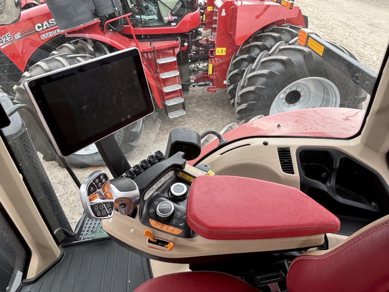 2022 CASE IH MAGNUM 220 TRACTOR