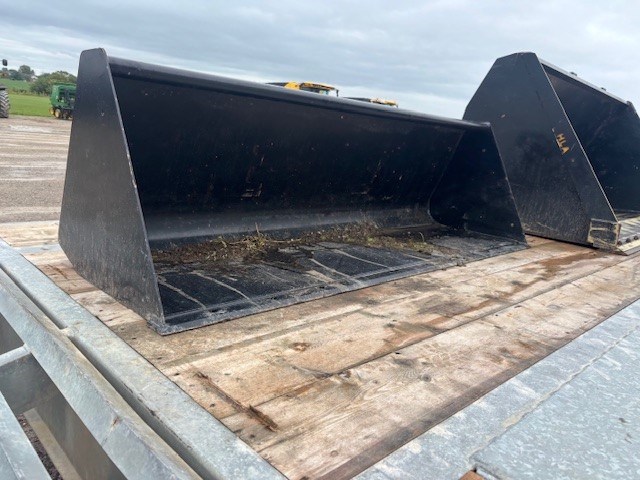 2024 CNH 84 INCH HEAVY DUTY MATERIAL BUCKET