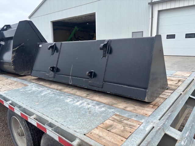 2024 CNH 84 INCH HEAVY DUTY MATERIAL BUCKET