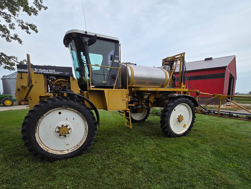 1999 ROGATOR 854 SELF PROPELLED SPRAYER