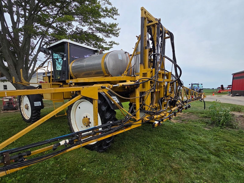 1999 ROGATOR 854 SELF PROPELLED SPRAYER