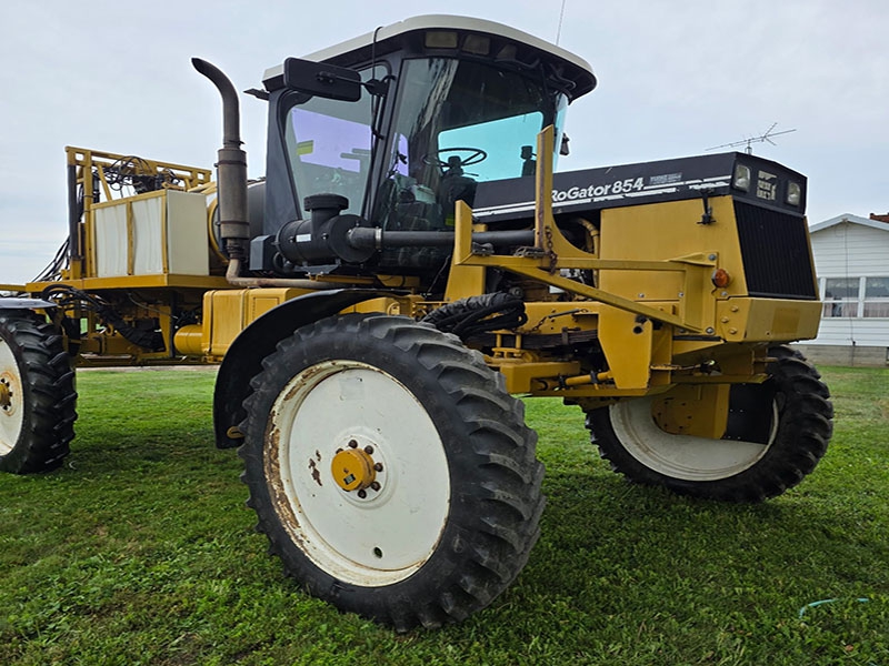 1999 ROGATOR 854 SELF PROPELLED SPRAYER