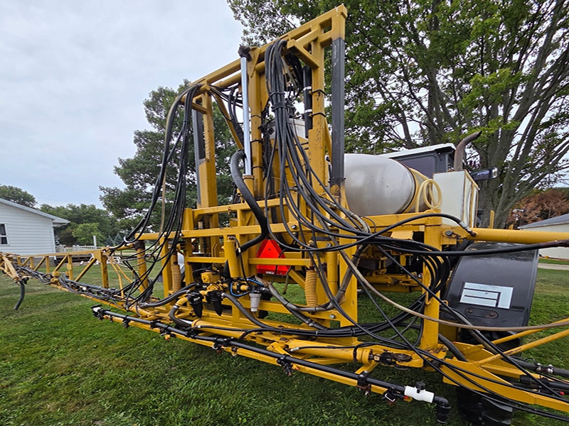 1999 ROGATOR 854 SELF PROPELLED SPRAYER