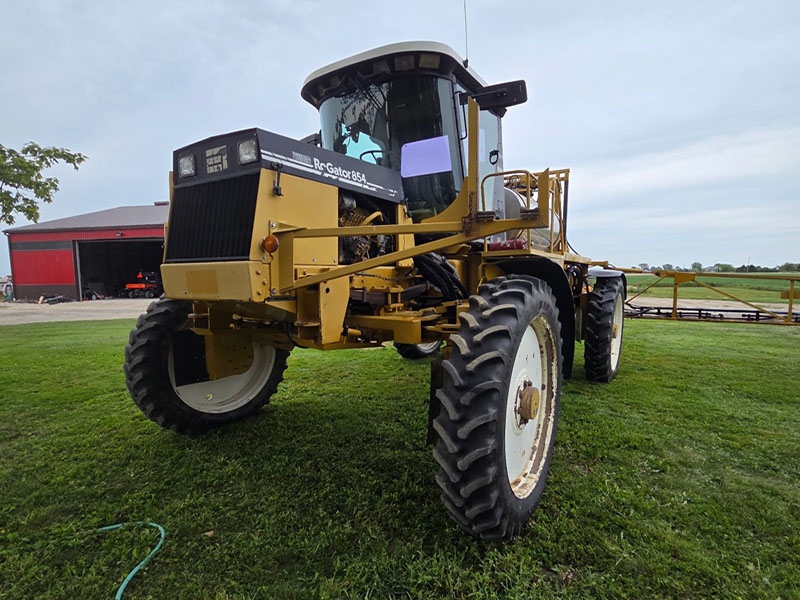 1999 ROGATOR 854 SELF PROPELLED SPRAYER