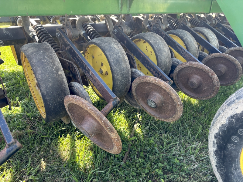 1993 JOHN DEERE 750 NO-TILL DRILL