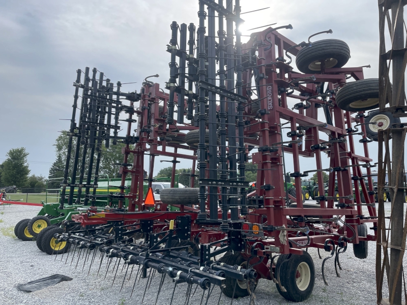 2012 SALFORD 700-44 S-TINE FIELD CULTIVATOR