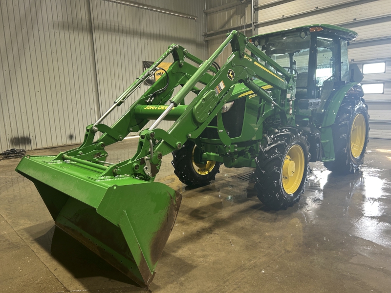 2017 JOHN DEERE 5085E TRACTOR WITH LOADER