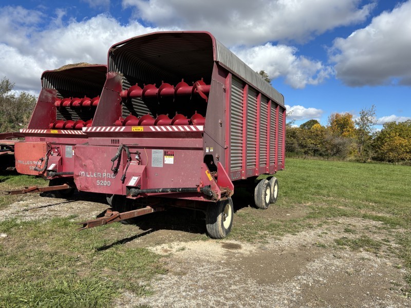 1998 MILLER PRO 5200-18 FORAGE BOX