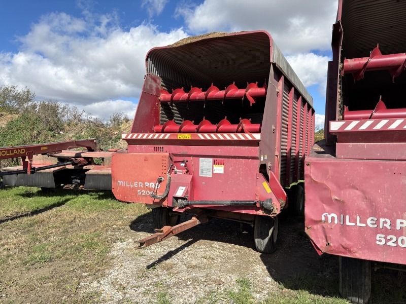 1998 MILLER PRO 5200-18 FORAGE BOX