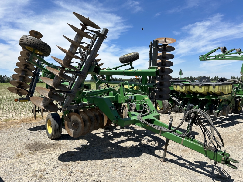 2002 JOHN DEERE 637 DISC HARROW