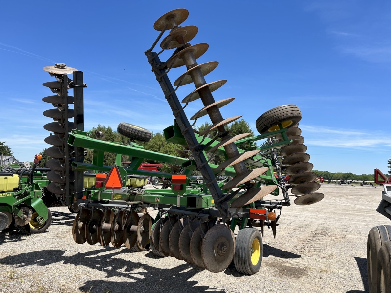 2002 JOHN DEERE 637 DISC HARROW