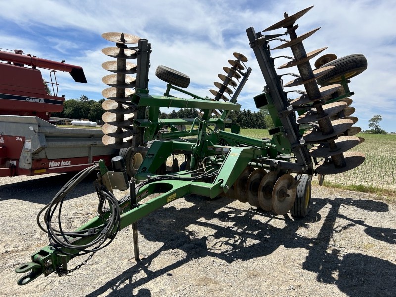 2002 JOHN DEERE 637 DISC HARROW
