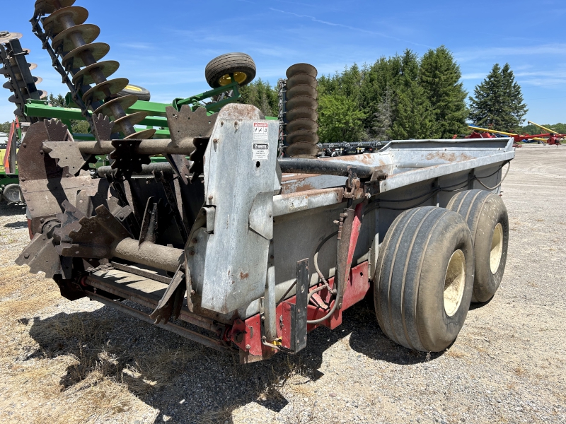 NEW IDEA 3732 MANURE SPREADER