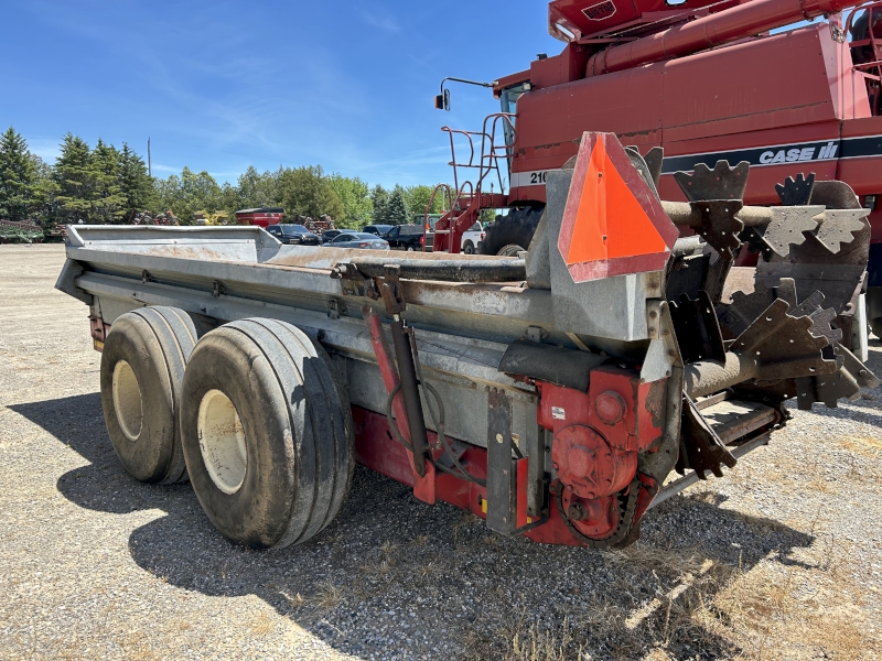 NEW IDEA 3732 MANURE SPREADER