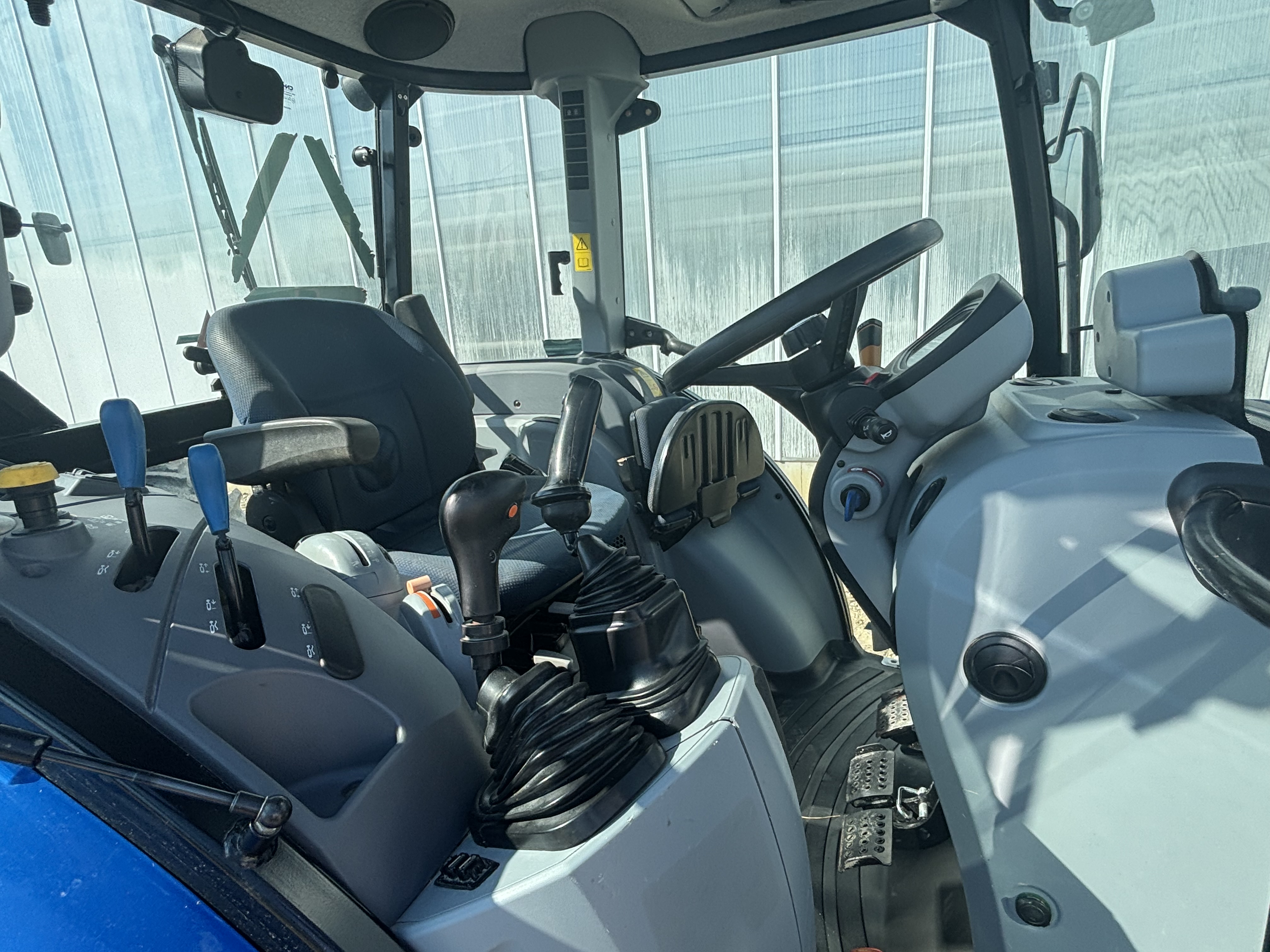 2022 NEW HOLLAND T5.110DC TRACTOR WITH LOADER