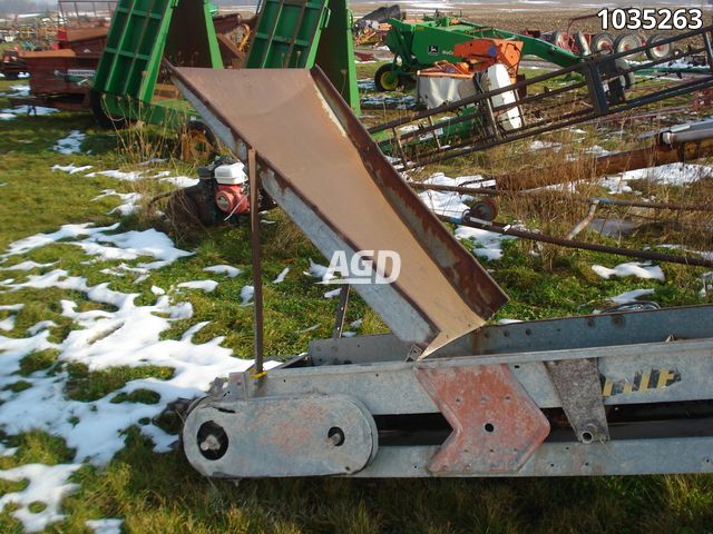 Augers/Conveyers  Little Giant Electric Bale Elevator Photo