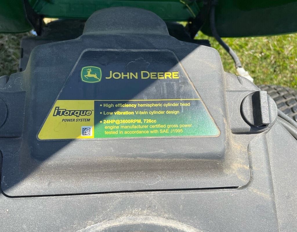 Property Maintenance  2017 JOHN DEERE X570 Lawn Tractor Photo