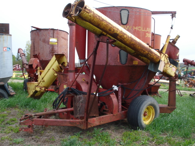 New Holland 352 Mix Mill