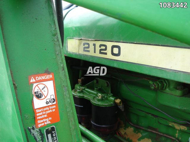 Tractors  John Deere 2120 Tractor Photo