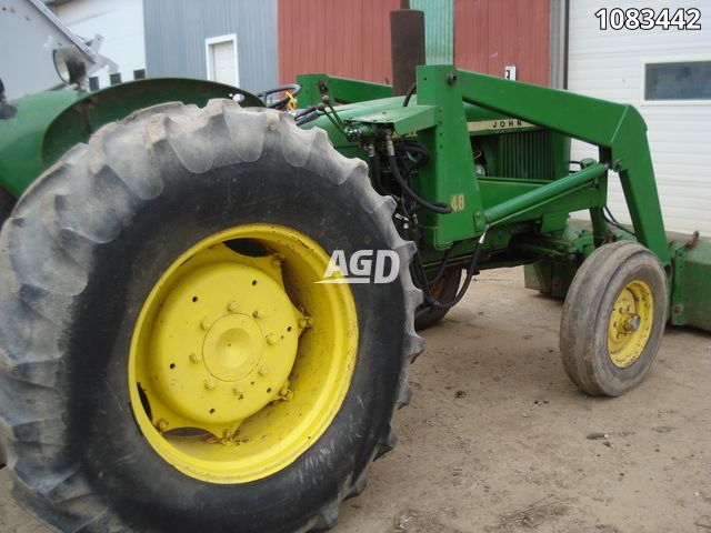 Tractors  John Deere 2120 Tractor Photo