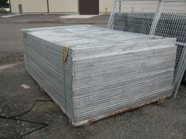 Fences & Gates  6’x10 Galvanized Construction Fencing Photo