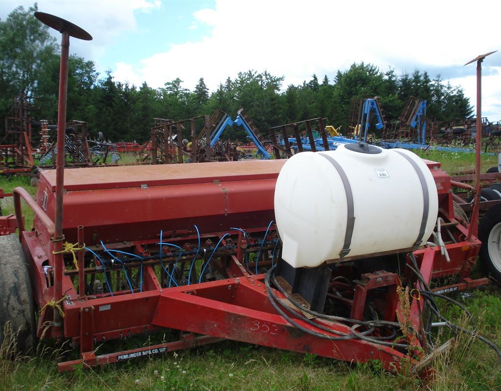 Planting  International Harvester 5100 Drill Photo