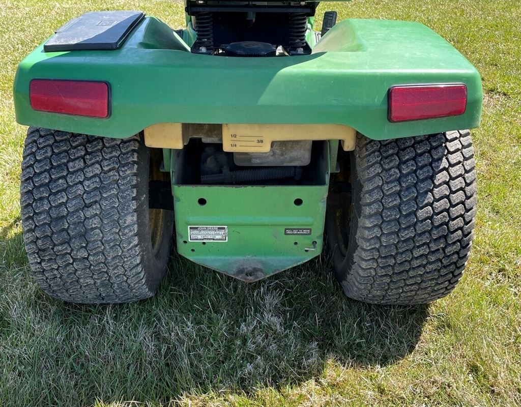 Property Maintenance  1995 JOHN DEERE 345 Lawn Tractor Photo