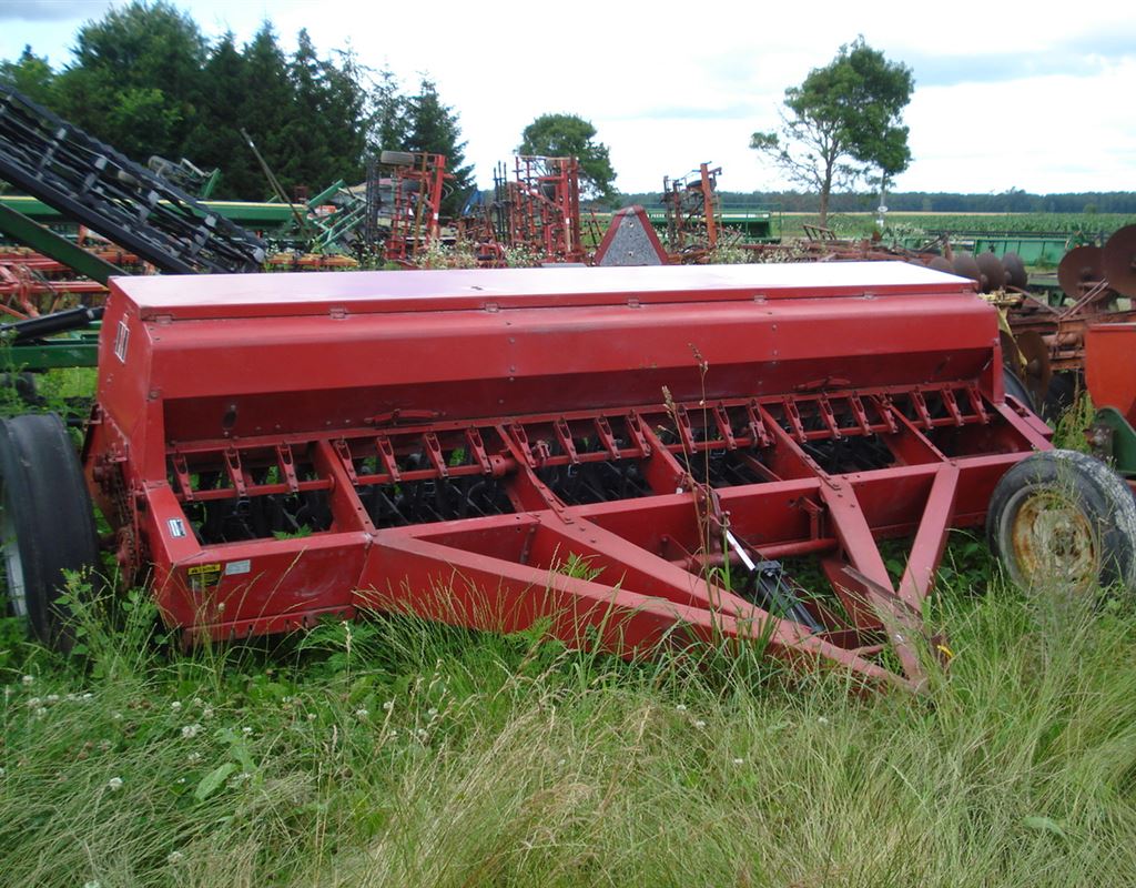 Planting  International Harvester 5100 Drill Photo