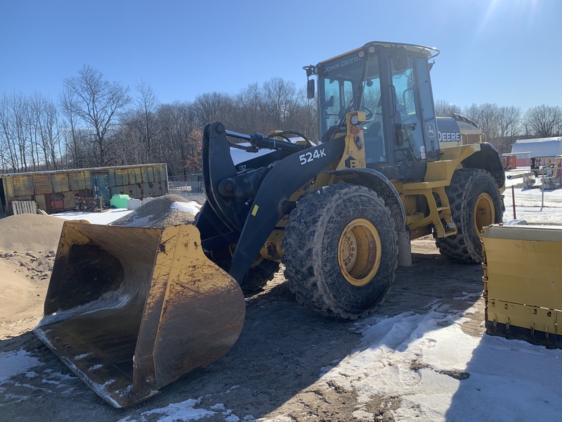 John Deere 524k Loader with forks and bucket