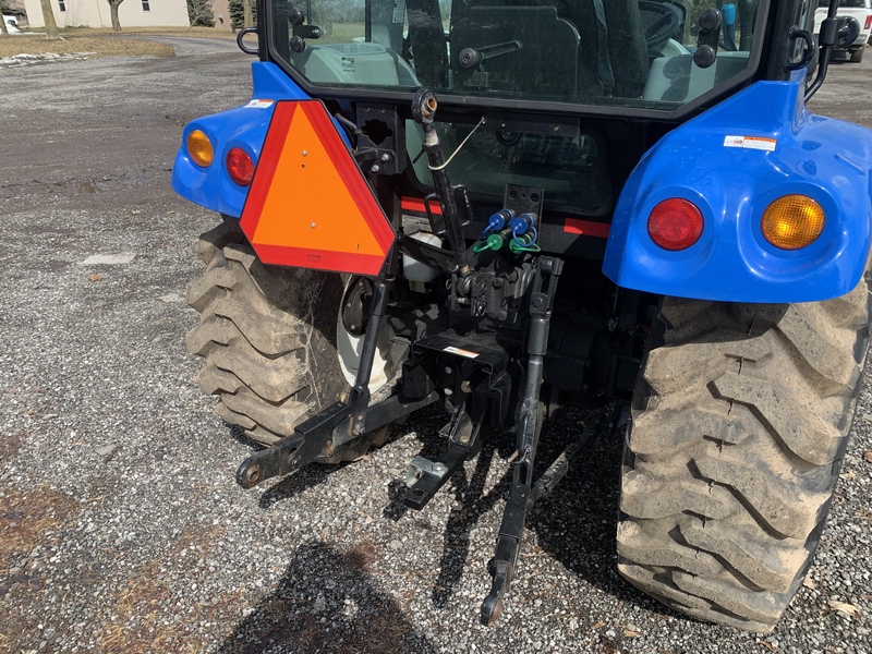 New Holland Boomer 40 Cab Loader Tractor with 115 hrs 