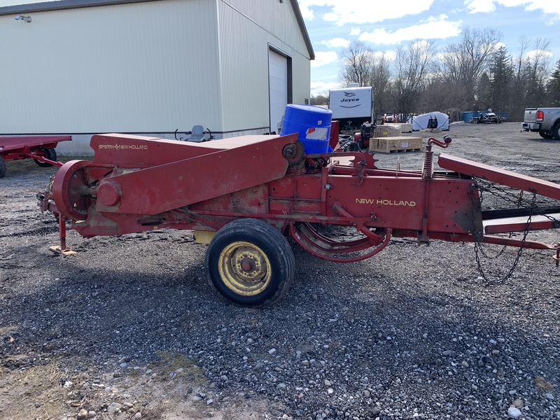 New Holland 273 Square Baler 