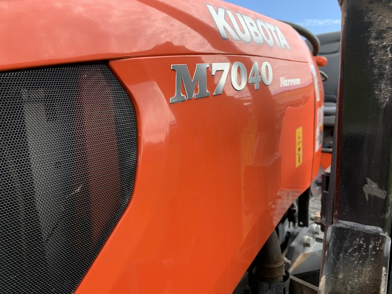 Kubota M7040HDN narrow tractor loader- low hrs