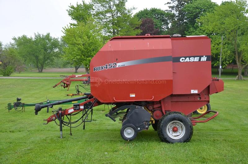 Hay & Forage  Case IH RBX 452 Round Baler Photo