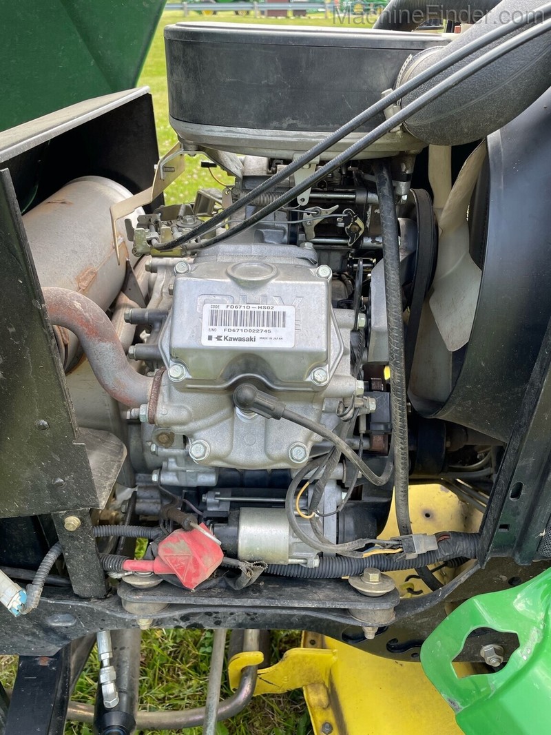Property Maintenance  2011 JOHN DEERE X700 Lawn Tractor Photo