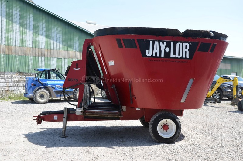 Hay & Forage  Used Jaylor 5575 TMR Feed Mixer Photo